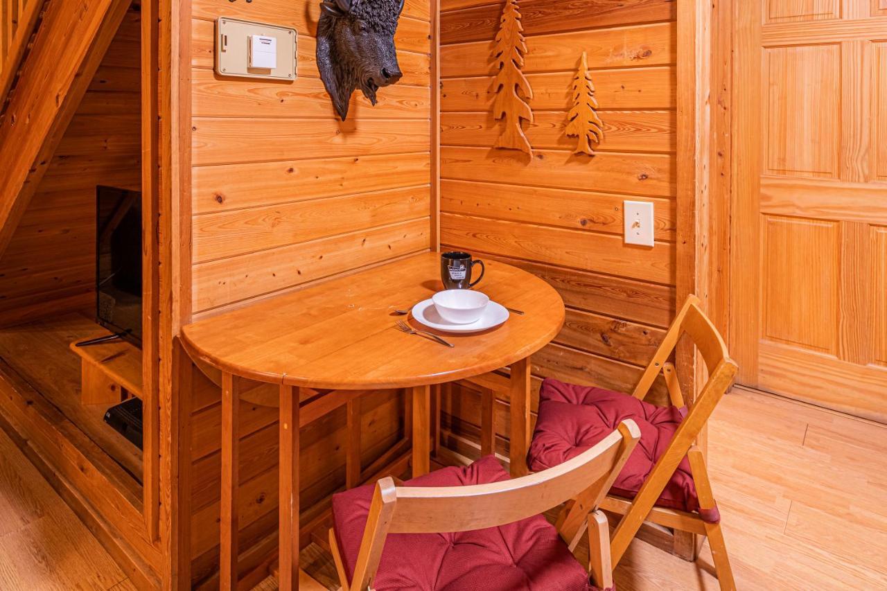 Cabin #4 The Wolves Den - Pet Friendly- Sleeps 6 - Playground & Game Room Payson Kültér fotó