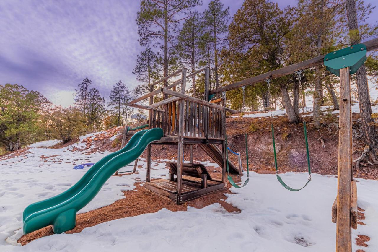 Cabin #4 The Wolves Den - Pet Friendly- Sleeps 6 - Playground & Game Room Payson Kültér fotó